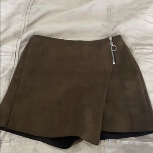 Shorts-skirt looking